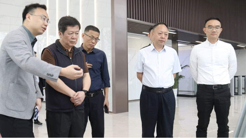徐湘平一行考察中國化學四化建岳陽自貿片區(qū)綜合體項目